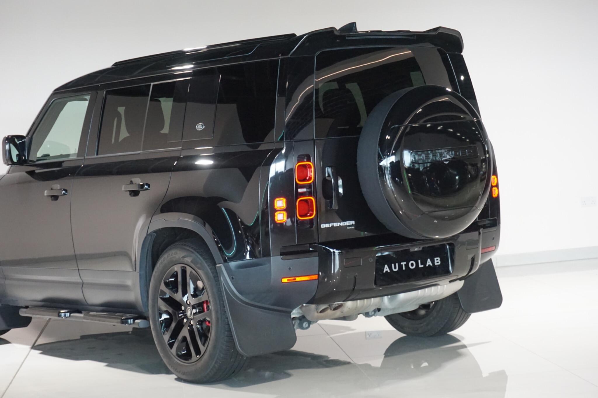 Land Rover Defender 110 3.0 D300 MHEV HSE SUV 5dr Diesel Auto 4WD Euro 6 (s/s) (300 ps)
